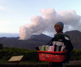 Detail Gambar Penyebab Meletusnya Gunung Bromo Dan Solusinya Nomer 51