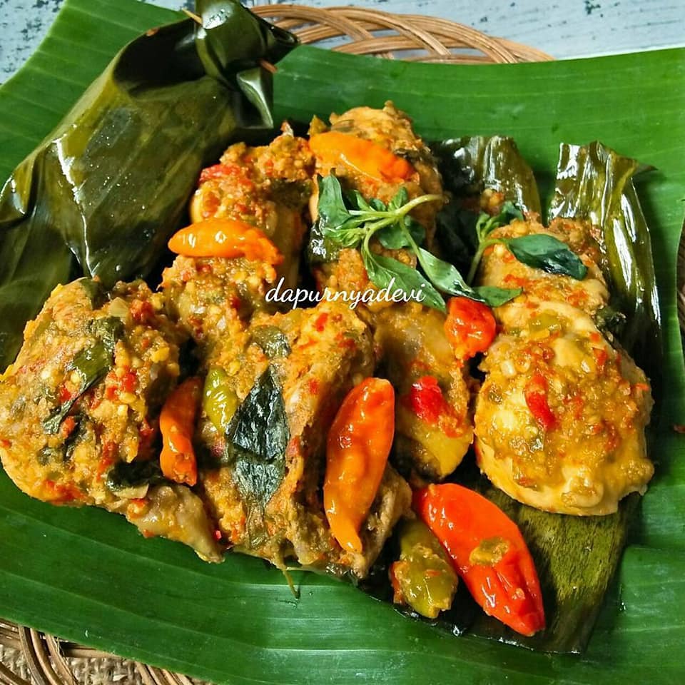 Detail Gambar Pepes Ayam Daun Kemangi Nomer 6