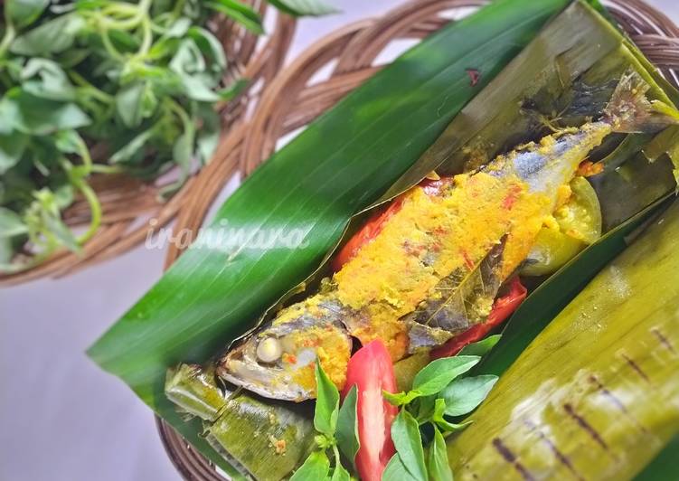 Detail Gambar Pepes Ikan Kembung Nomer 12