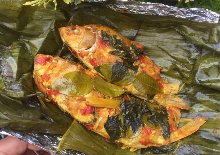 Detail Gambar Pepes Ikan Mas Nomer 31