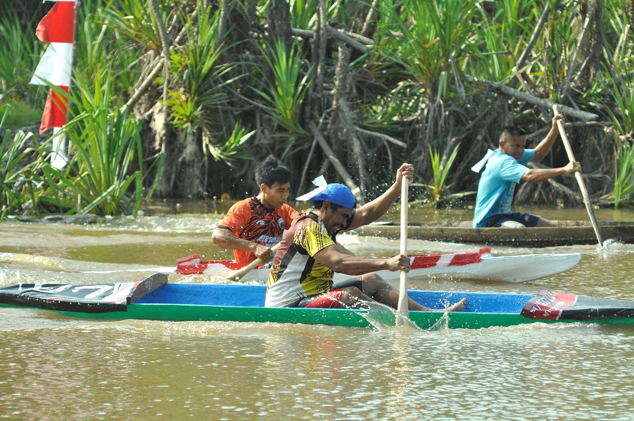 Detail Gambar Perahu Dayung Tradisional Nomer 34