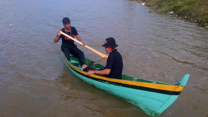 Detail Gambar Perahu Dayung Tradisional Nomer 7