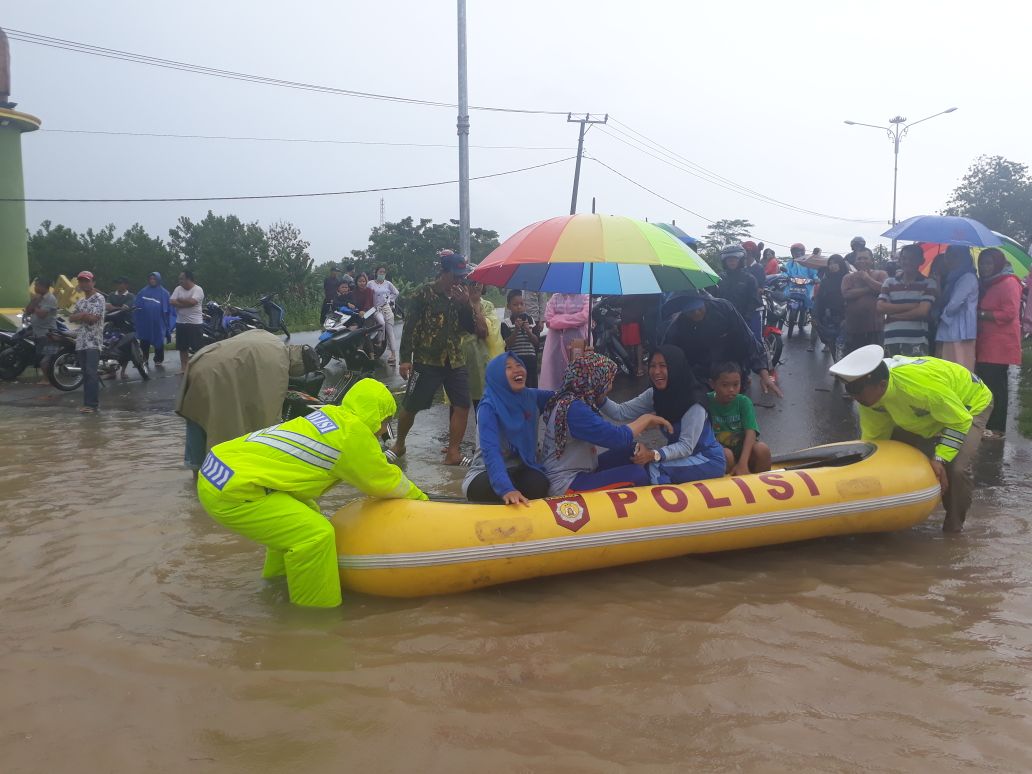 Detail Gambar Perahu Karet Untuk Anak Tk Nomer 46