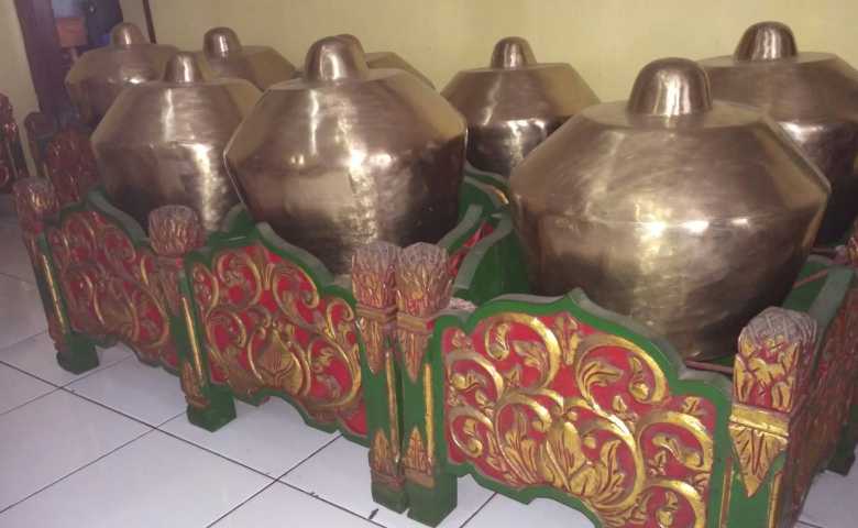 Detail Gambar Perang Kat Gamelan Demung Nomer 43