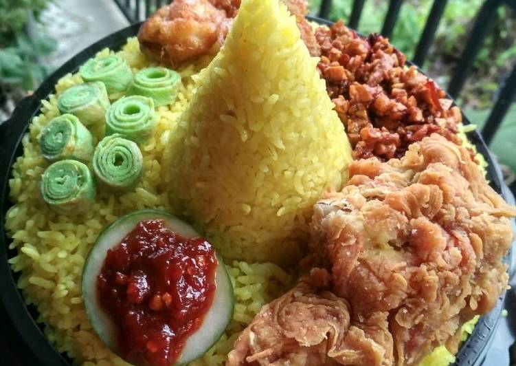 Detail Contoh Tumpeng Nasi Kuning Nomer 39