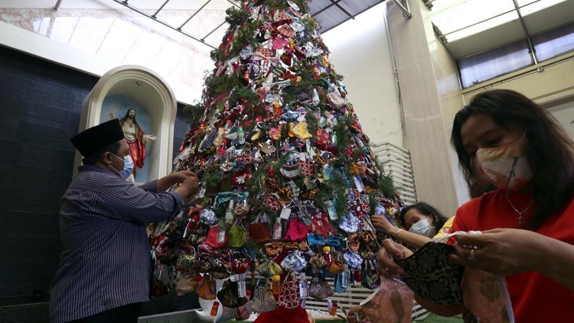 Detail Gambar Perayaan Hari Raya Natal Kristen Katolik Nomer 2