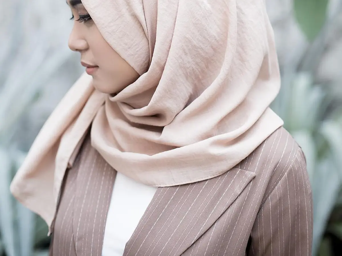 Detail Gambar Perempuan Hija Nomer 8