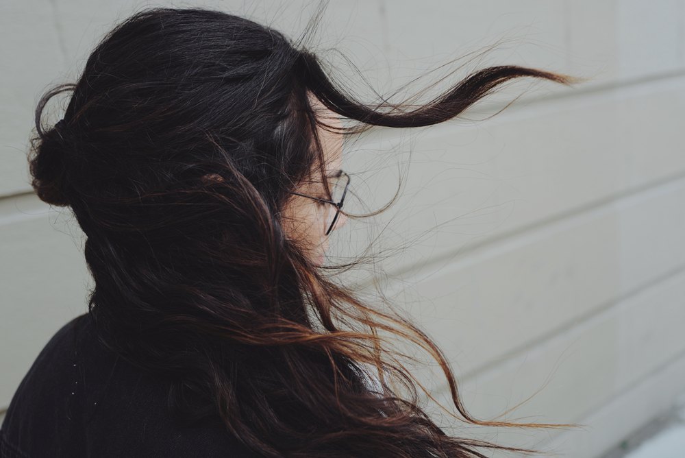 Detail Gambar Perempuan Rambut Panjang Dari Belakang Nomer 2