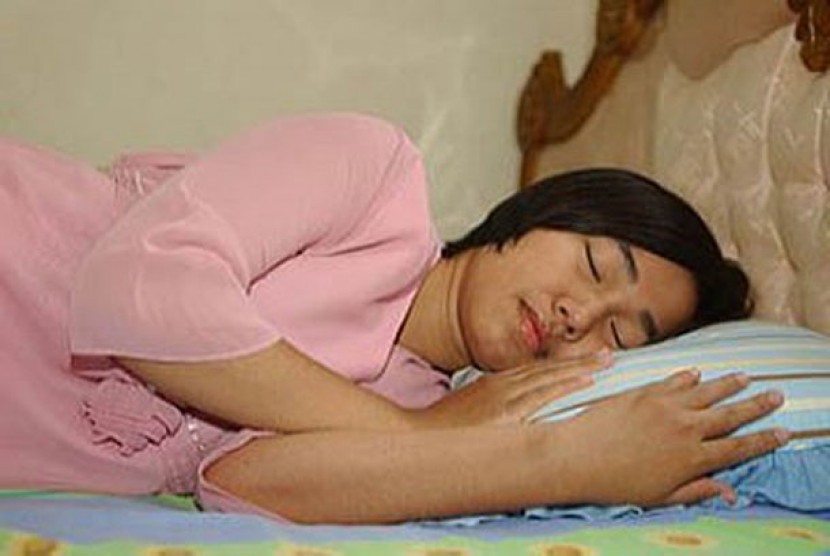 Detail Gambar Perempuan Tidur Nomer 39
