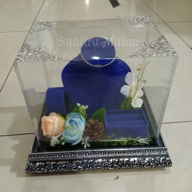 Detail Gambar Perhiasan Warna Biru Nomer 47