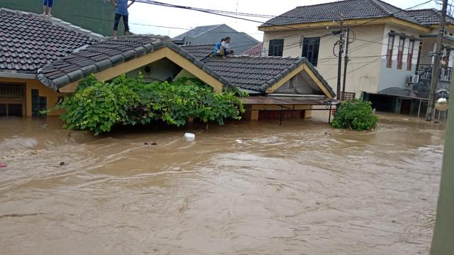 Detail Gambar Peristiwa Alam Banjir Nomer 2