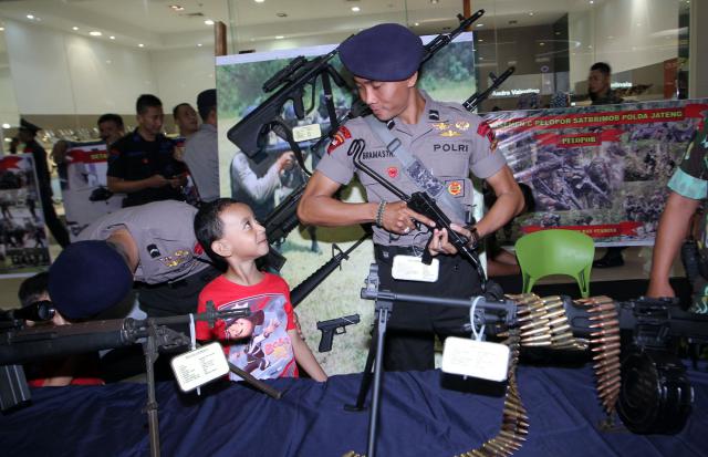 Detail Gambar Perlengkapan Polisi Nomer 35