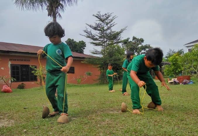 Detail Gambar Permain Khas Daerah Propinsi Seluruh Indonesia Nomer 2