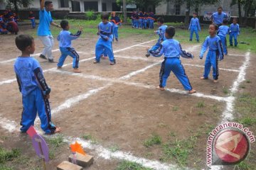 Detail Gambar Permain Khas Daerah Propinsi Seluruh Indonesia Nomer 9