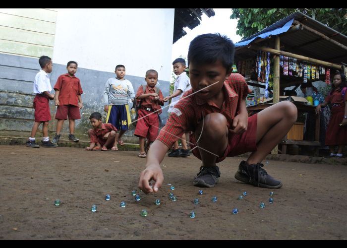 Detail Gambar Permainan Tradisional Kelereng Nomer 20