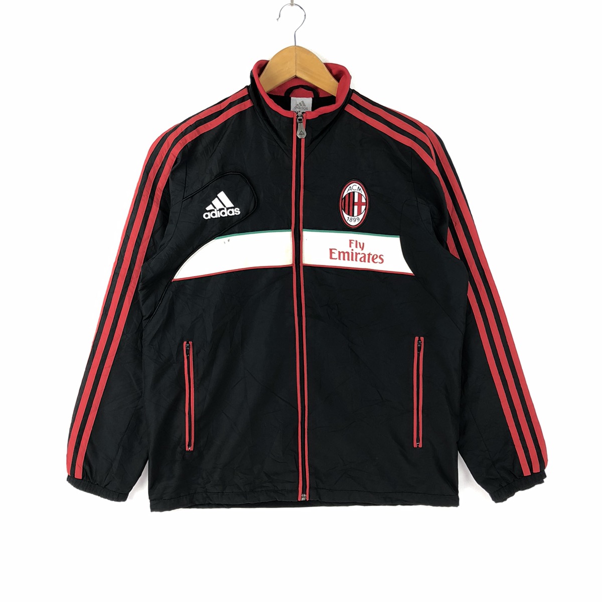 Detail Ac Milan Anzug Nomer 17