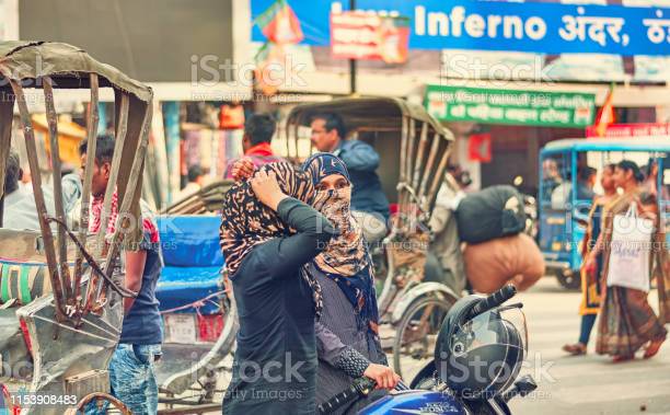 Detail Animasi Bergerak Orang Berjalan Gambar Kartun Orang India Nomer 7