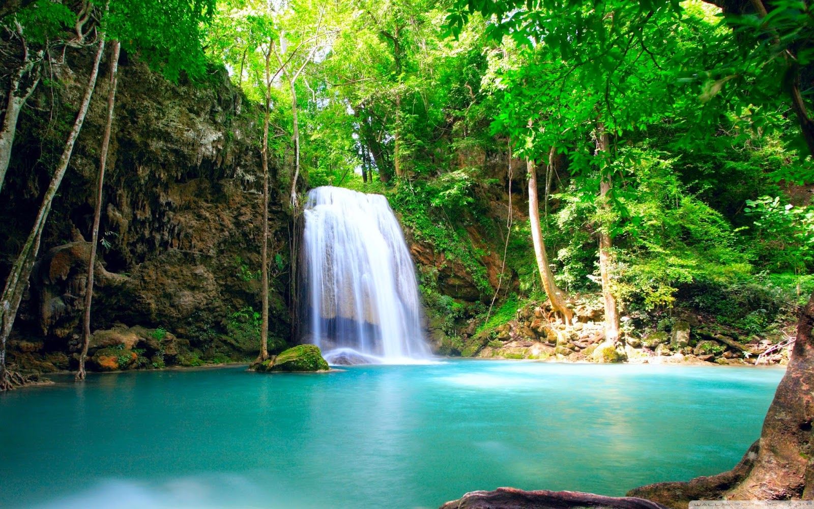 Animasi Bergerak Pemandangan Air Terjun - KibrisPDR