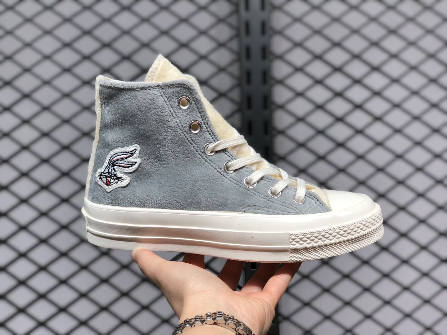 Detail Converse X Bugs Bunny Chuck 70 Hi Nomer 7