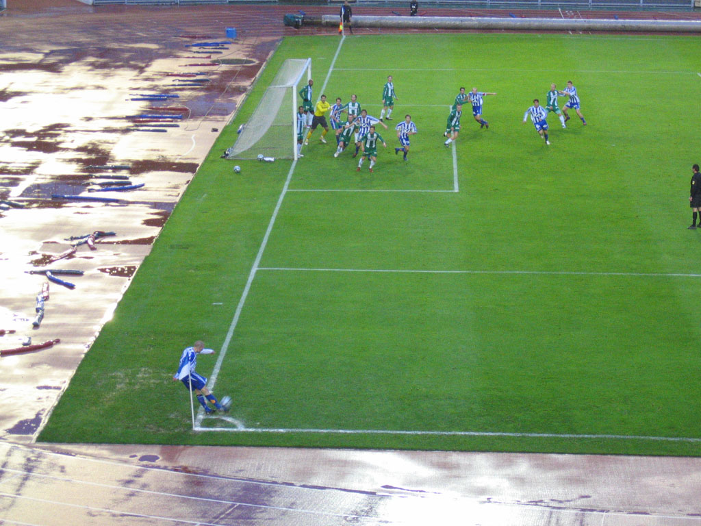 Detail Corner Kick Dalam Sepak Bola Nomer 2