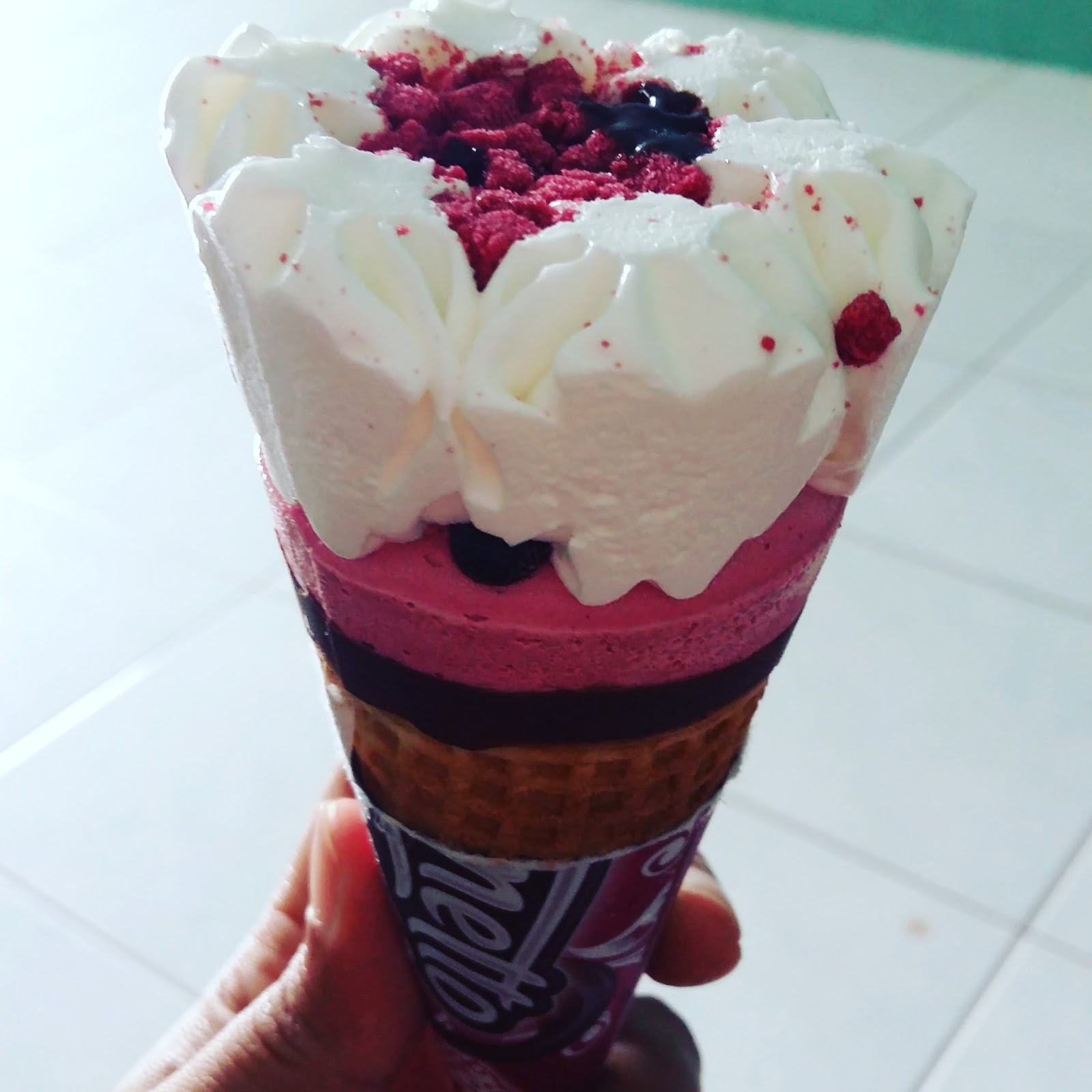 Detail Cornetto Red Velvet Nomer 37