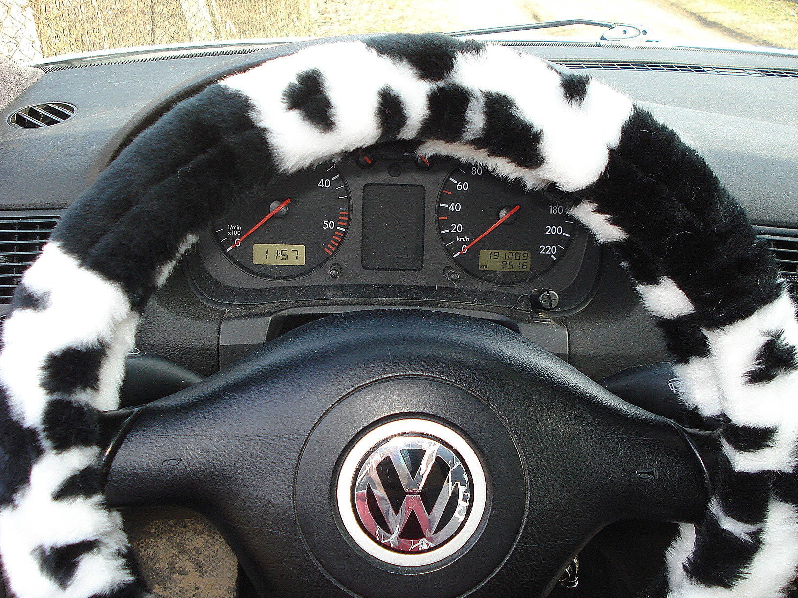 Detail Cow Print Steering Wheel Nomer 9