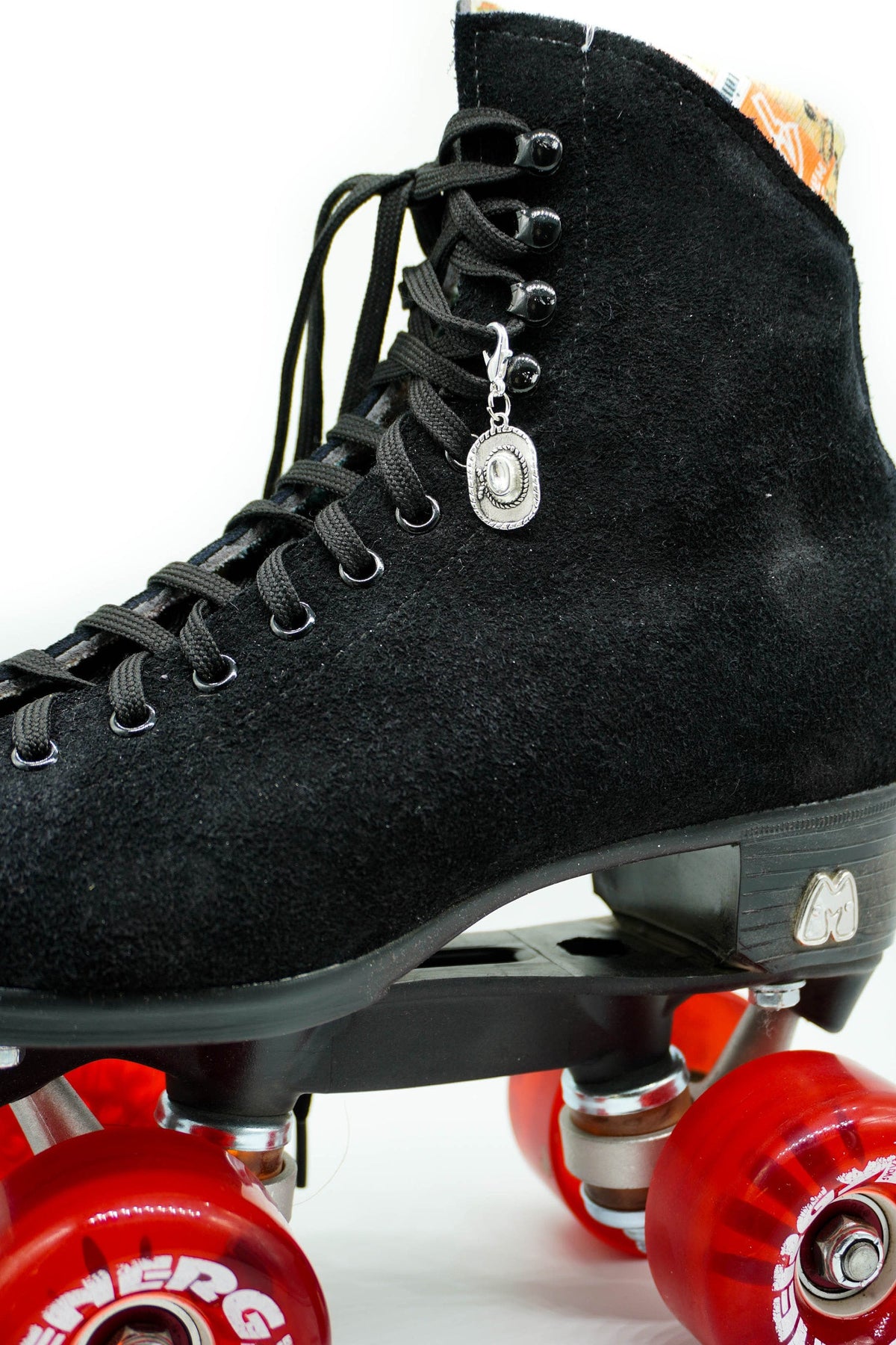 Detail Cowboy Roller Skates Nomer 48