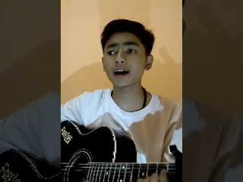 Detail Cowo Main Gitar Nomer 8