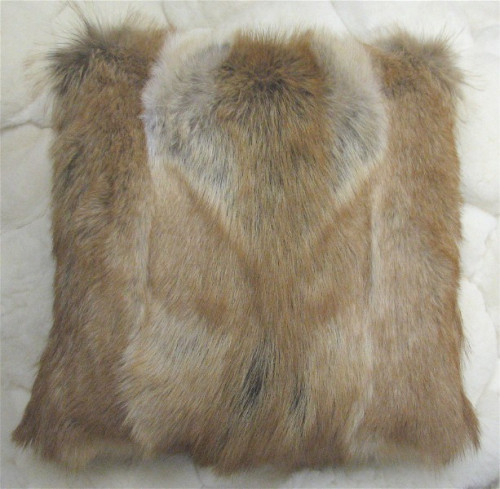 Detail Coyote Fur Pillow Nomer 28