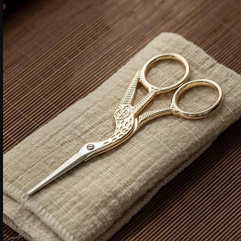 Detail Crane Sewing Scissors Nomer 37