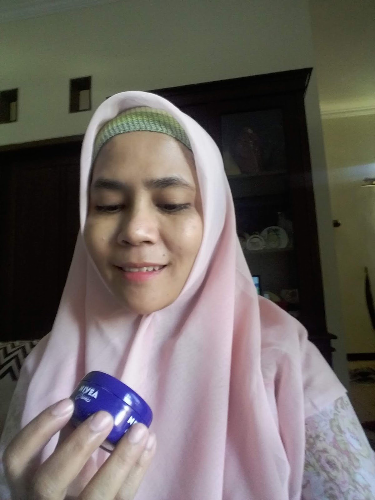 Detail Cream Malam Nivea Nomer 35