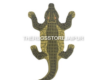 Detail Crocodile Print Rug Nomer 44