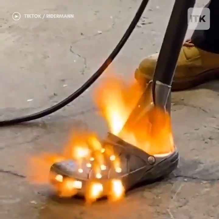 Detail Crocs Flame Nomer 35