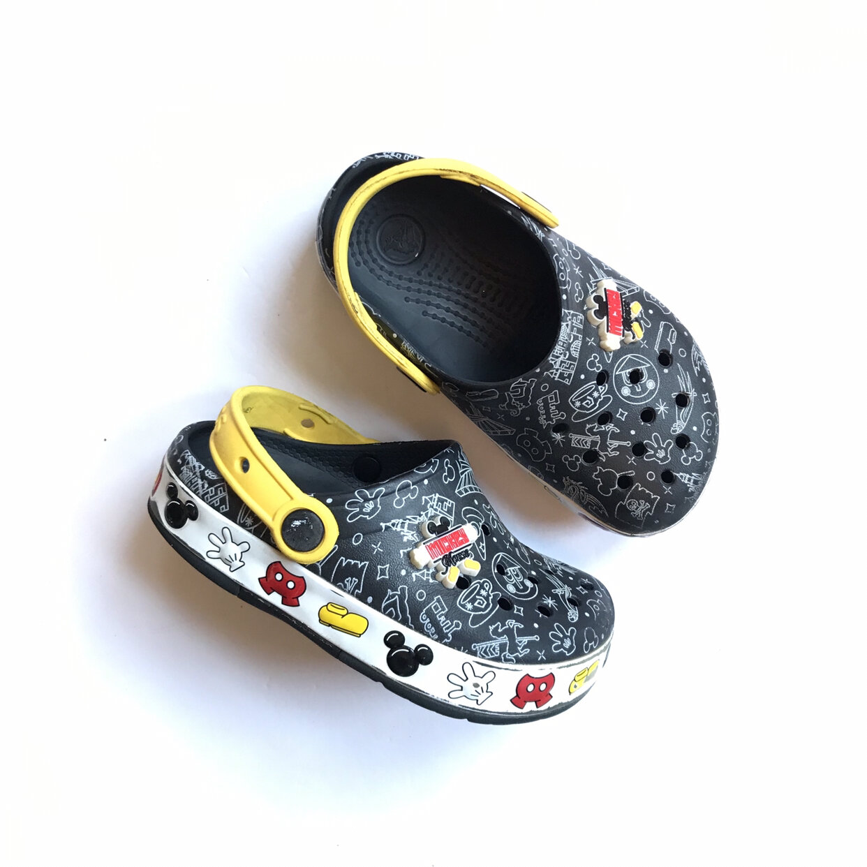 Detail Crocs Mickey Mouse Light Up Nomer 26