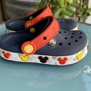 Detail Crocs Mickey Mouse Light Up Nomer 40