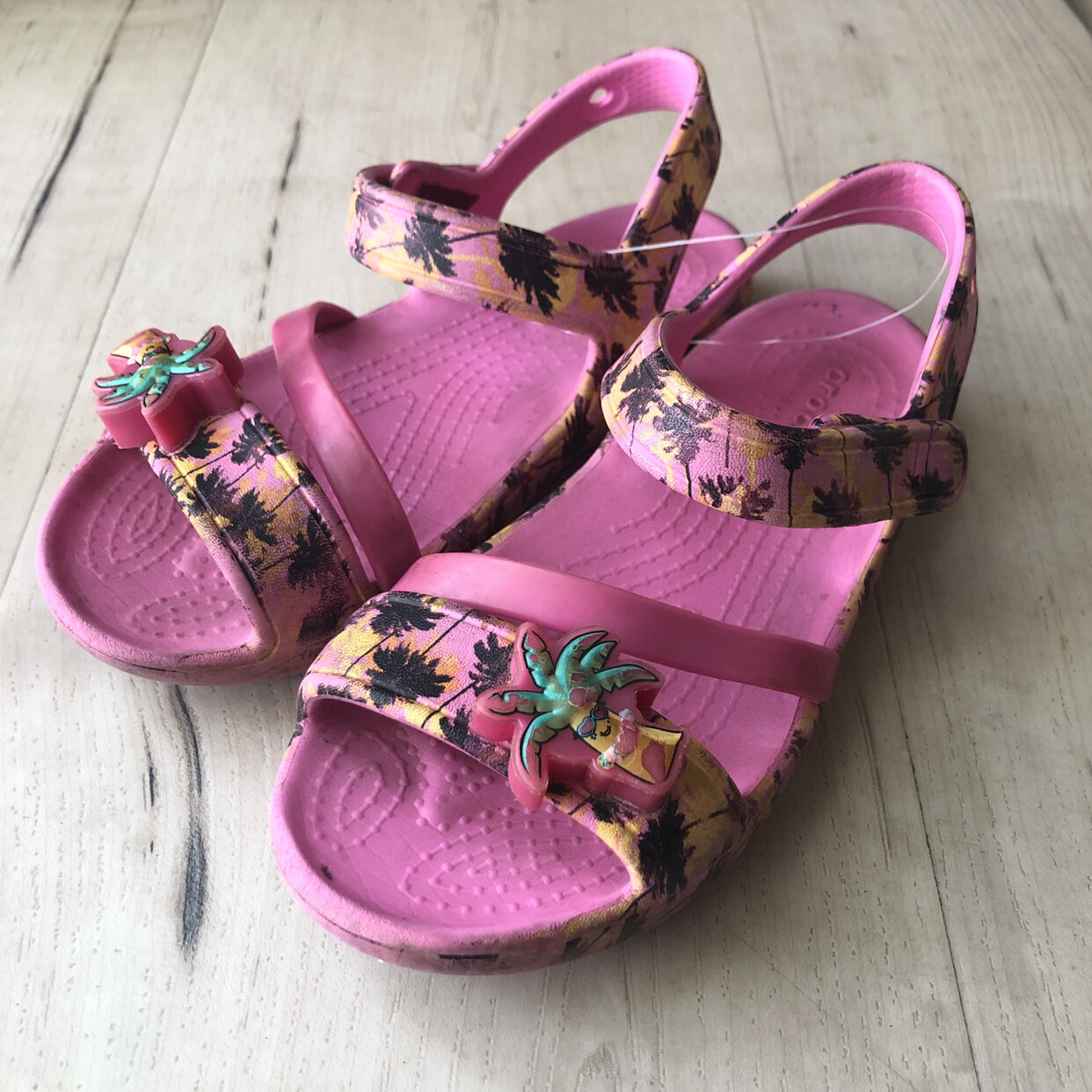Detail Crocs Palm Tree Nomer 22