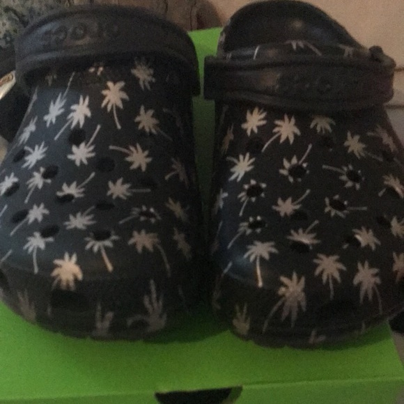 Detail Crocs Palm Tree Nomer 34