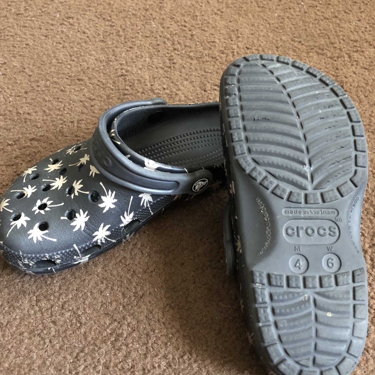 Detail Crocs Palm Tree Nomer 8