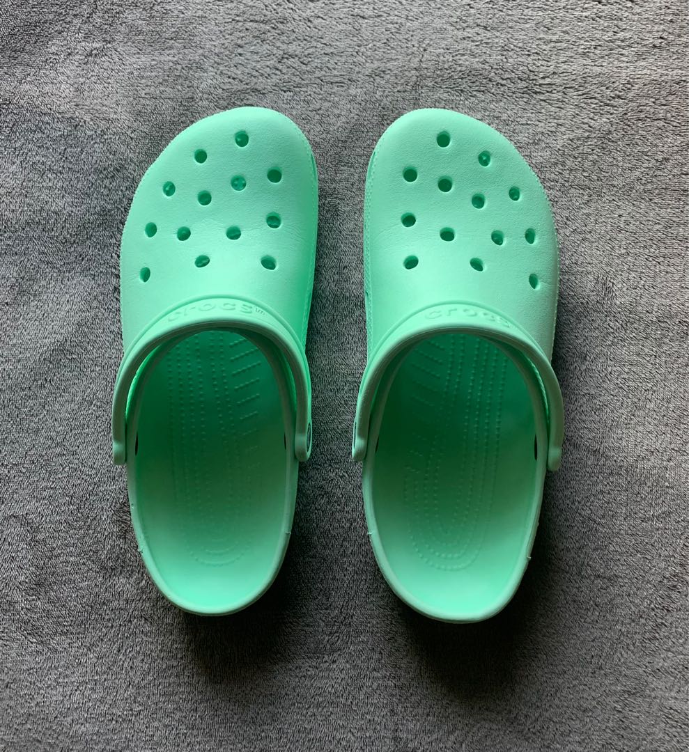 Detail Crocs Pistachio Color Nomer 20