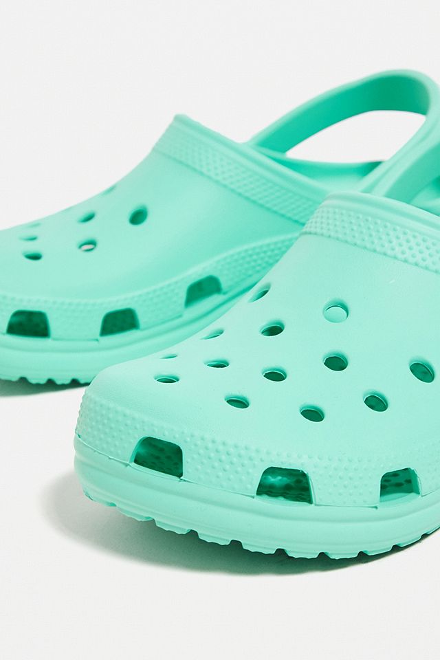 Detail Crocs Pistachio Color Nomer 57