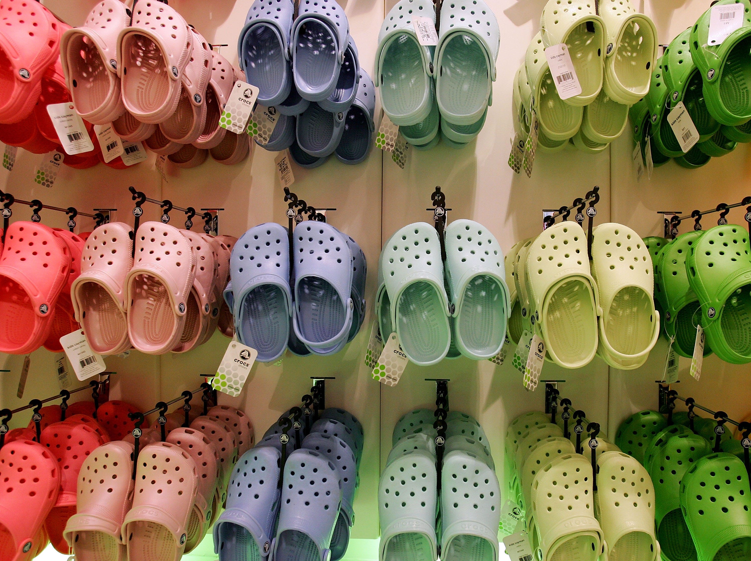 Detail Crocs Shoes Images Nomer 44