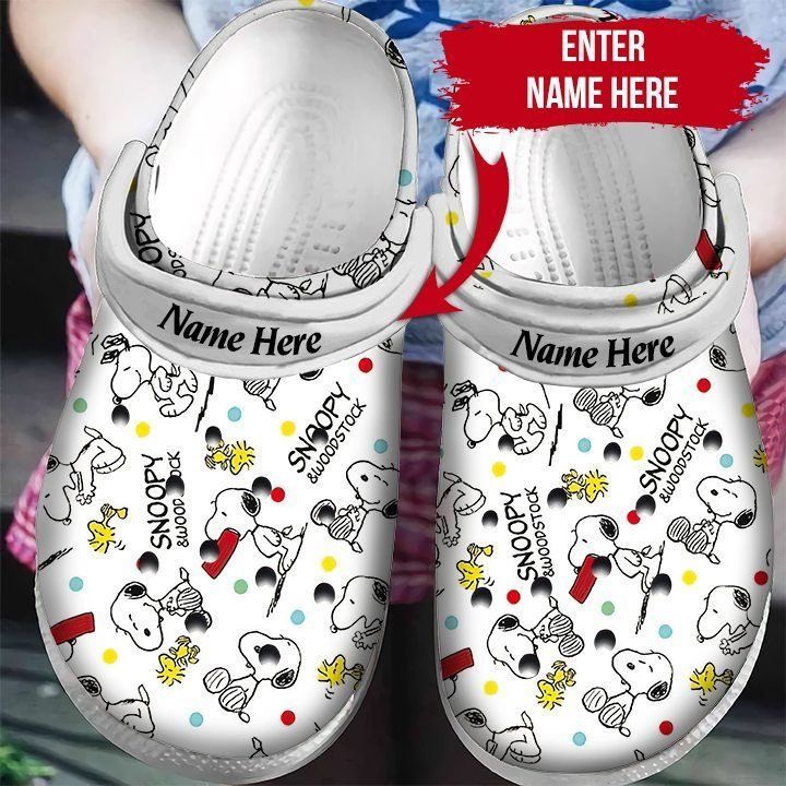 Detail Crocs Snoopy Nomer 20