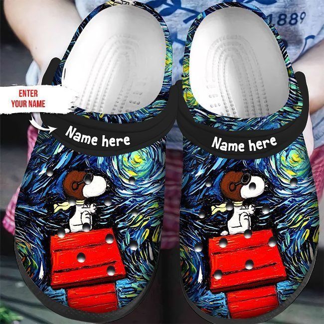 Detail Crocs Snoopy Nomer 57