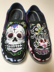 Detail Crocs Sugar Skull Nomer 30