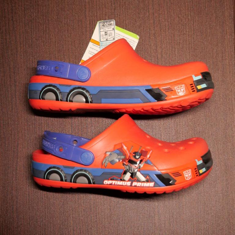 Detail Crocs Transformers Nomer 29