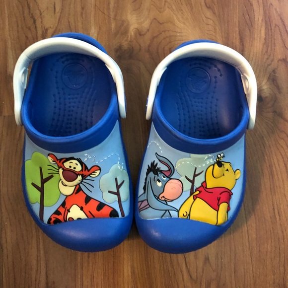 Detail Crocs Winnie The Pooh Nomer 56