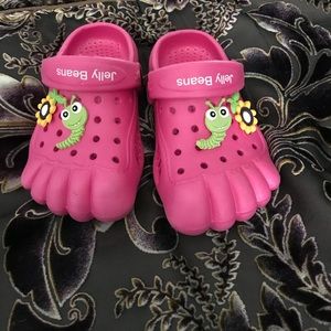 Detail Crocs With Beans Nomer 30