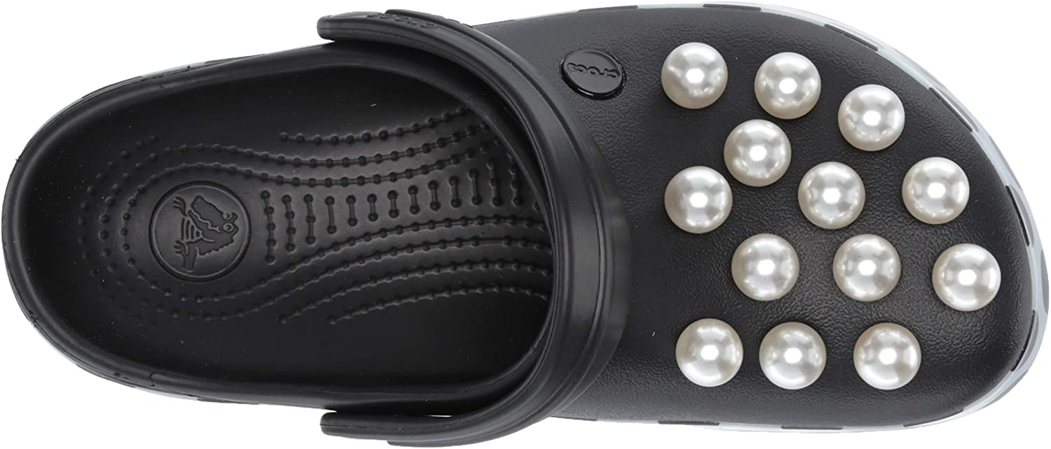 Detail Crocs With Pearls Nomer 3