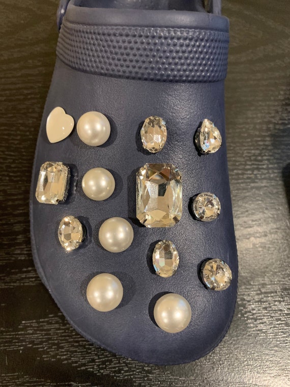 Detail Crocs With Pearls Nomer 20