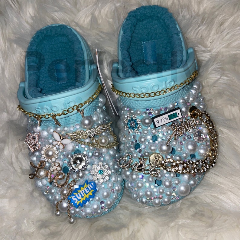 Detail Crocs With Pearls Nomer 43